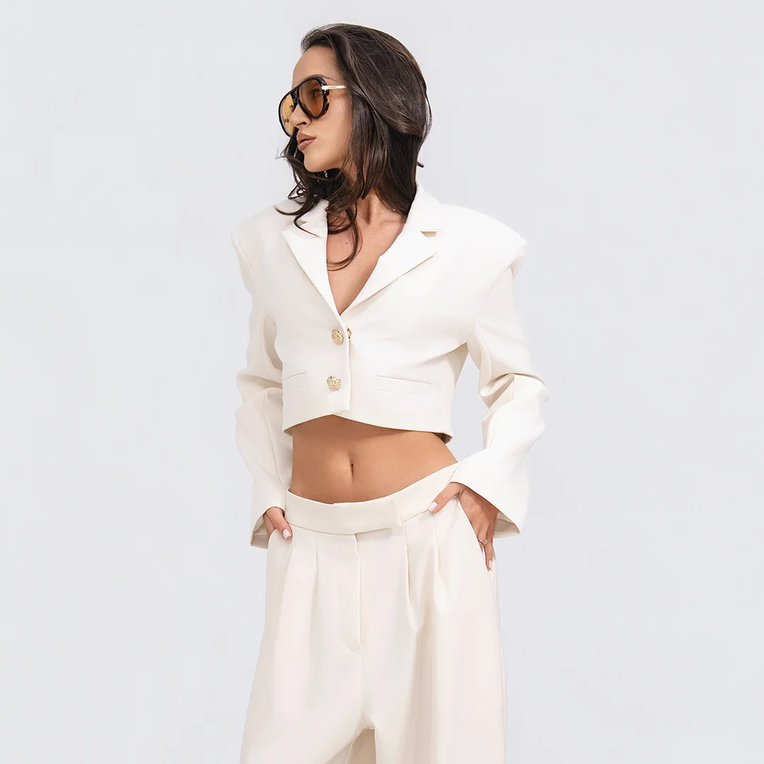 Късо сако със златисти копчета Junona