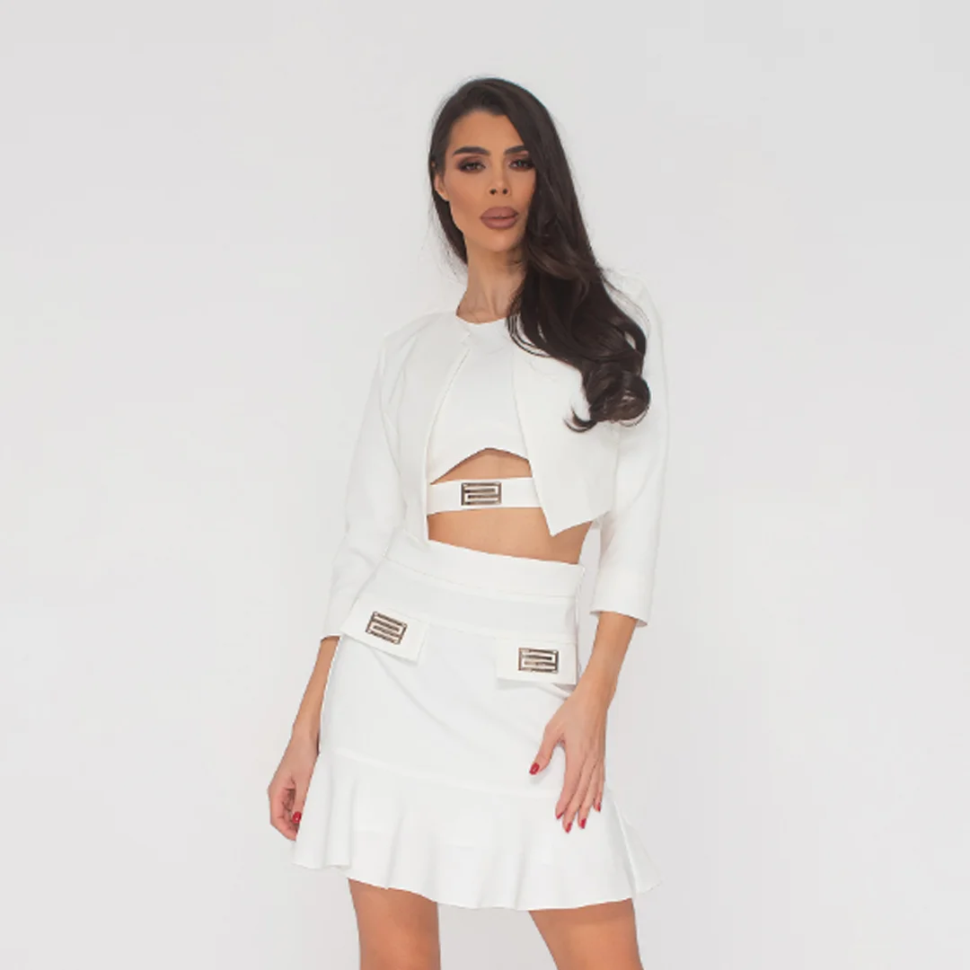 Късо изчистено болеро