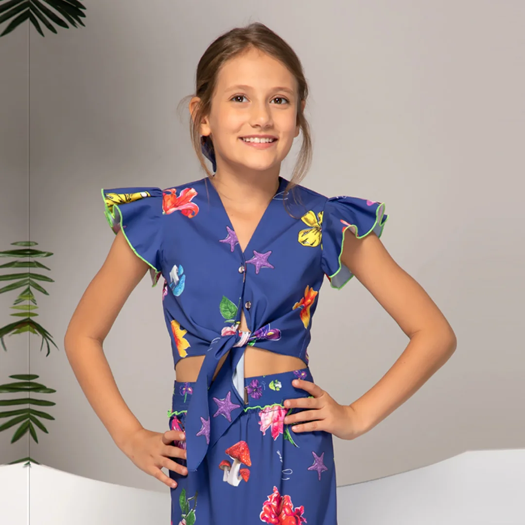 Детски топ с връзка и къдри