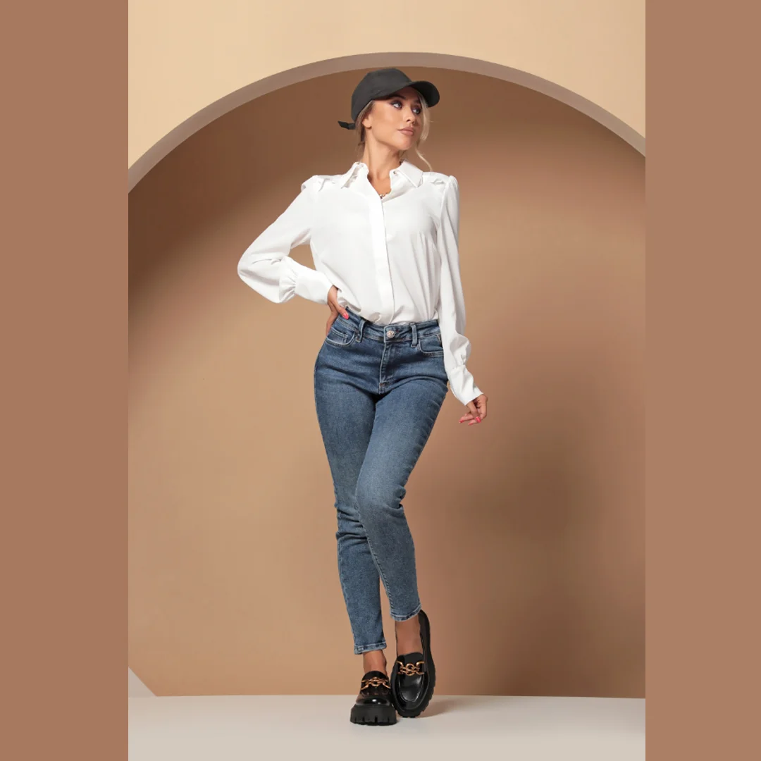 Вталени дънки