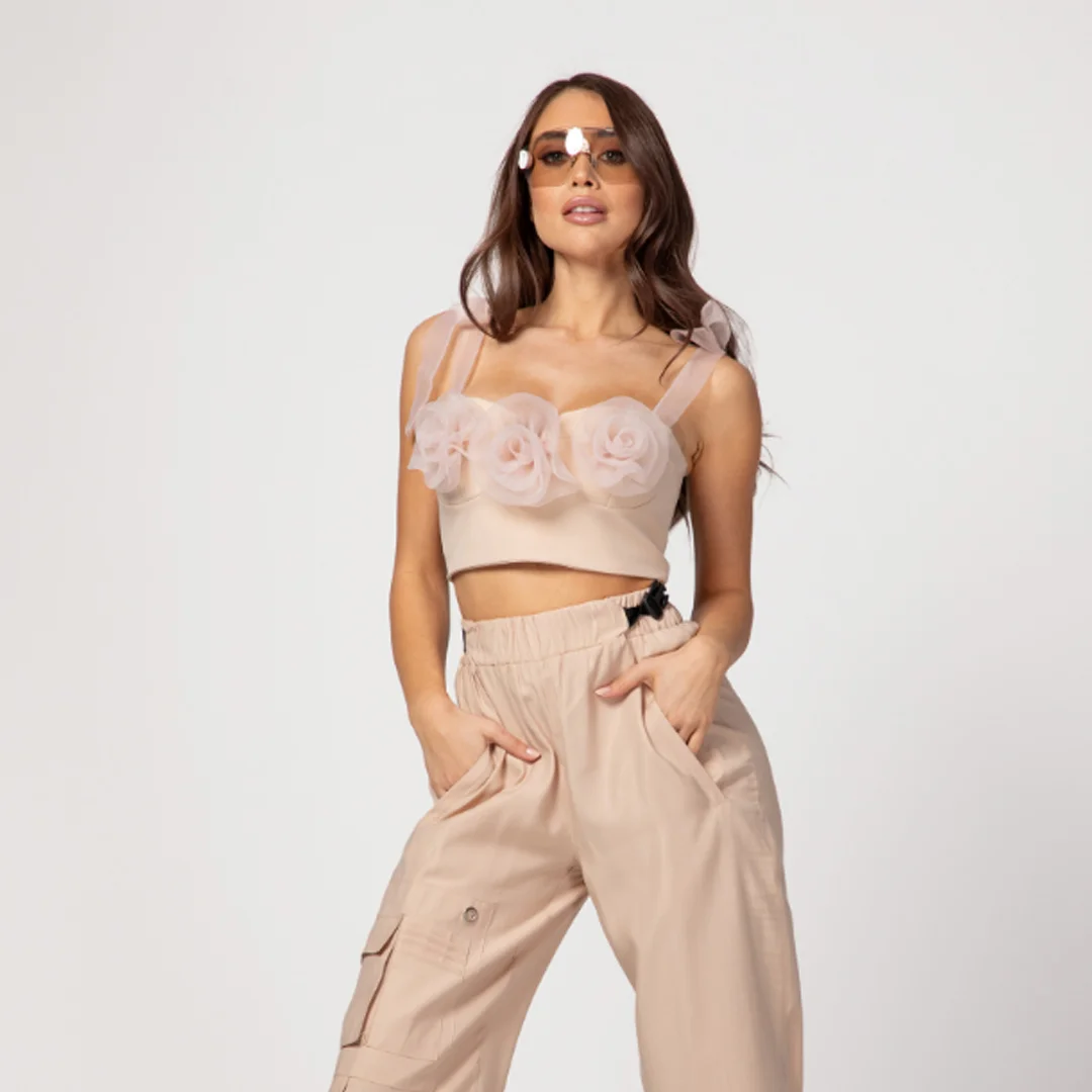 Елегантно бюстие с цветя