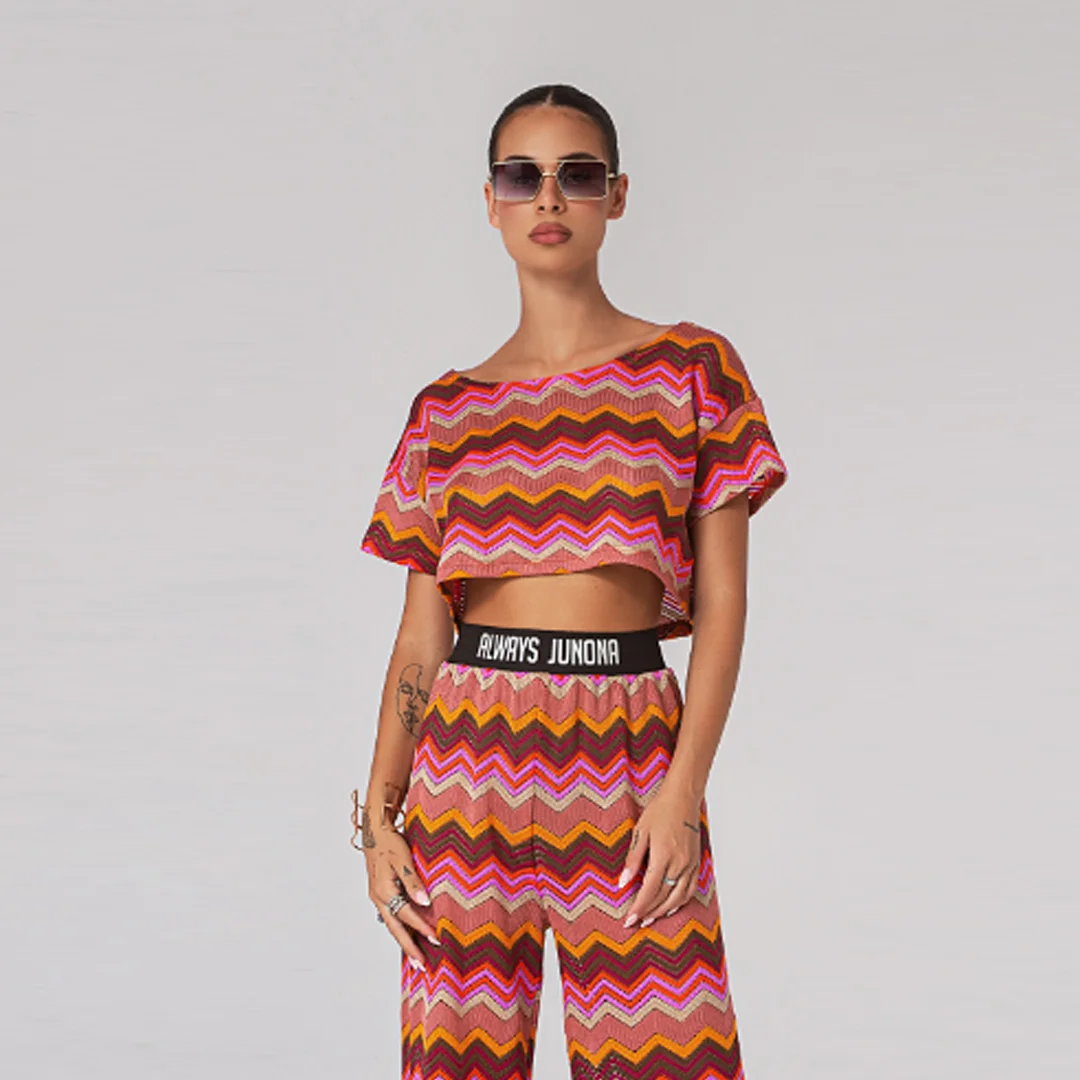 Къса блуза от плетиво