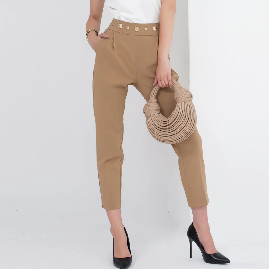Елегантен панталон с капси
