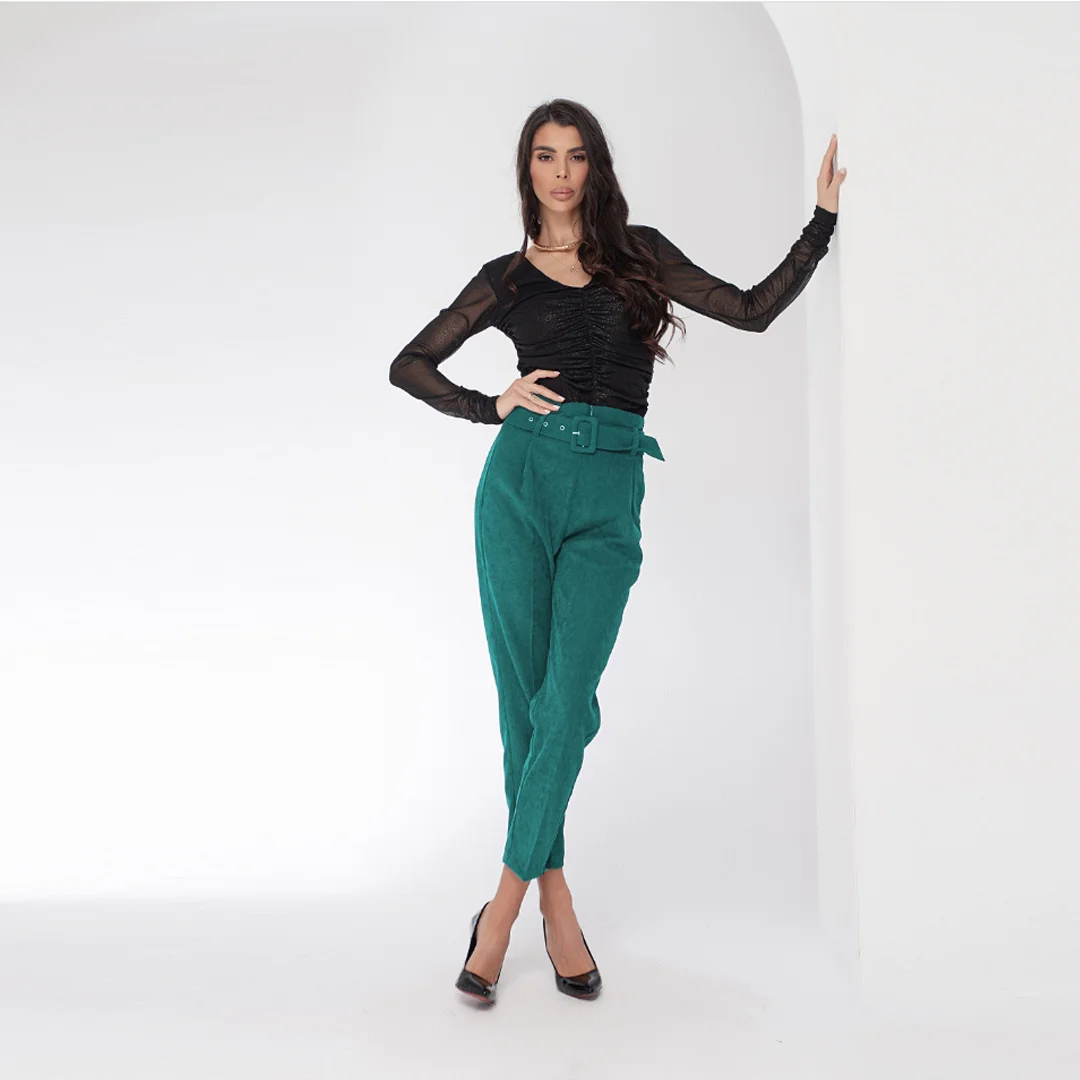 Панталон от рипсено кадифе с висока талия и колан