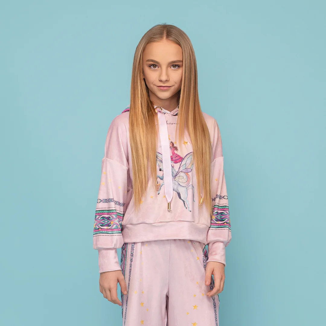 Детски суитшърт от кадифе с качулка и връзки