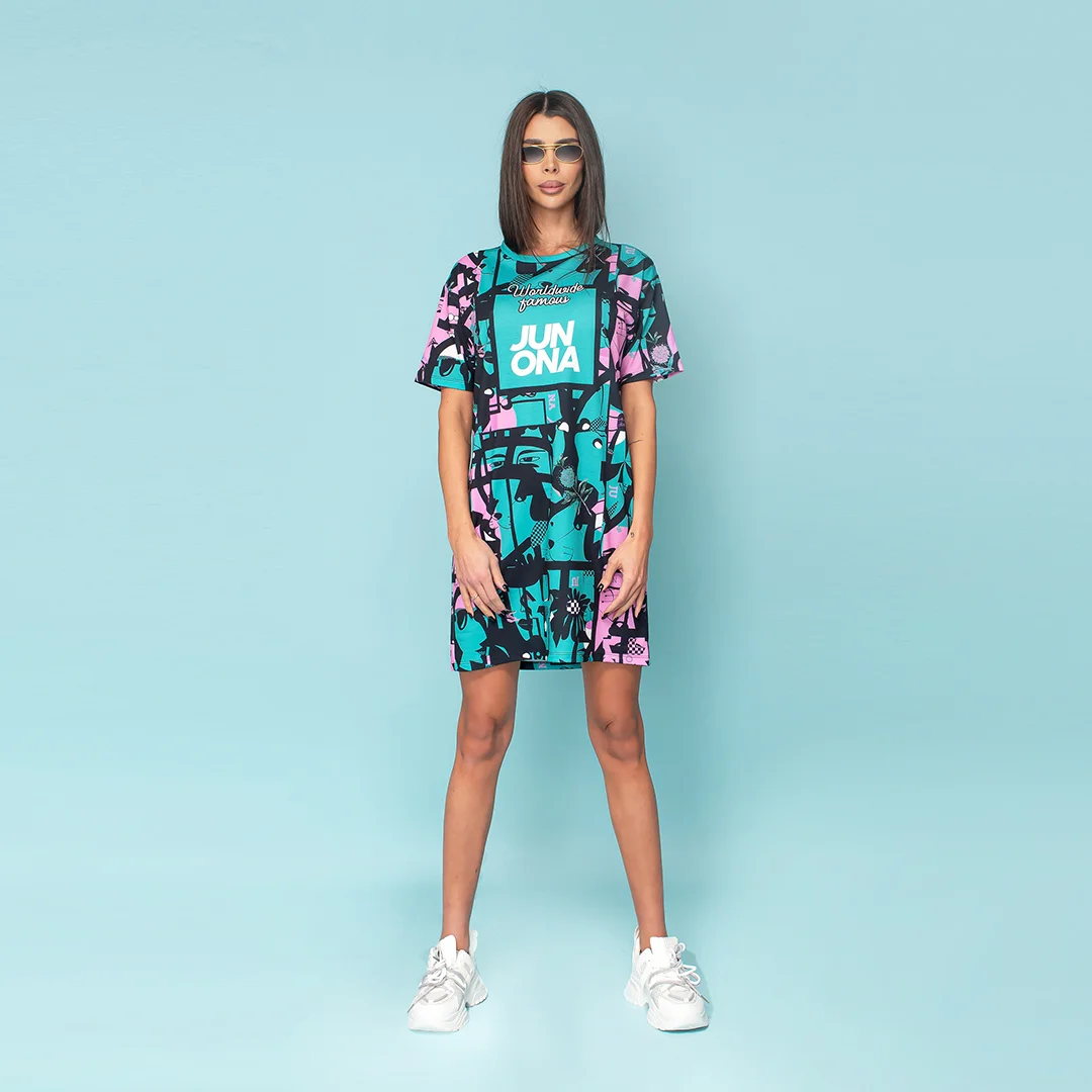 Рокля с контрастен принт