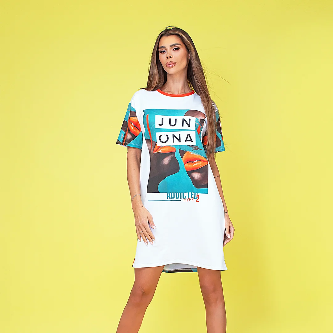 Рокля с контрастен принт