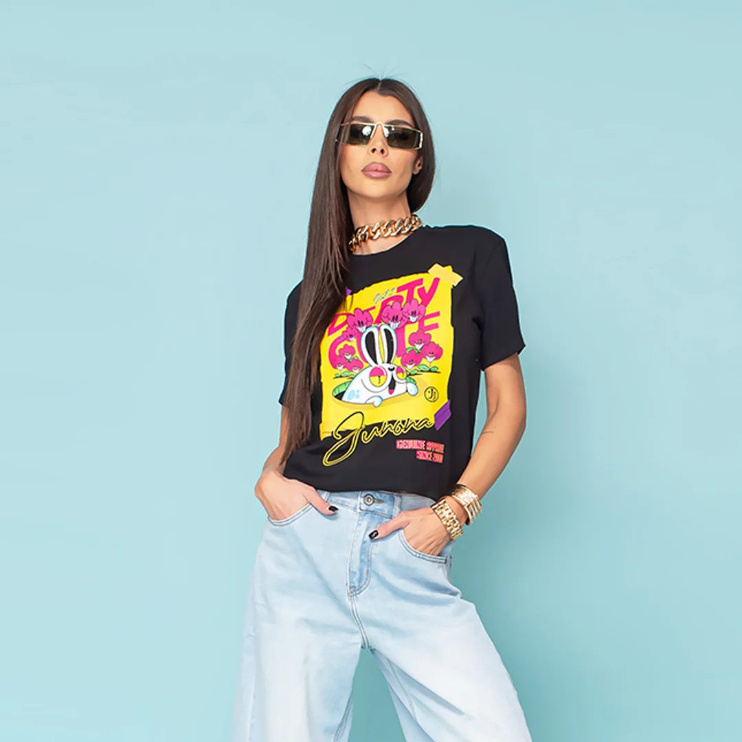 Тениска с апликация и камъни