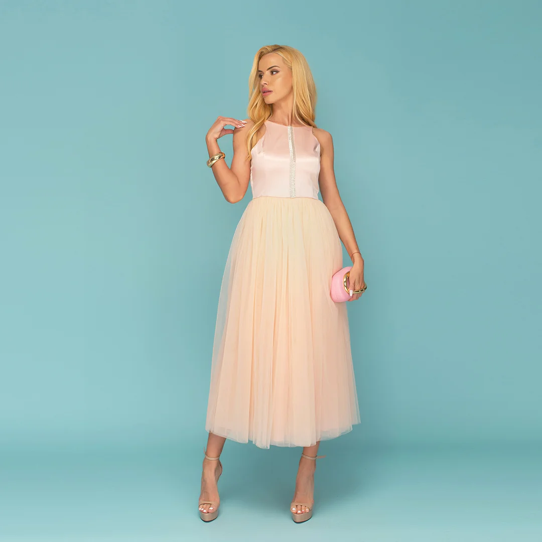 Дълга рокля с тюл