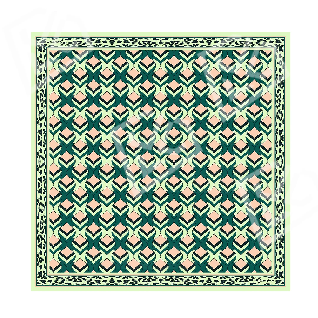 Шал в контрастен принт