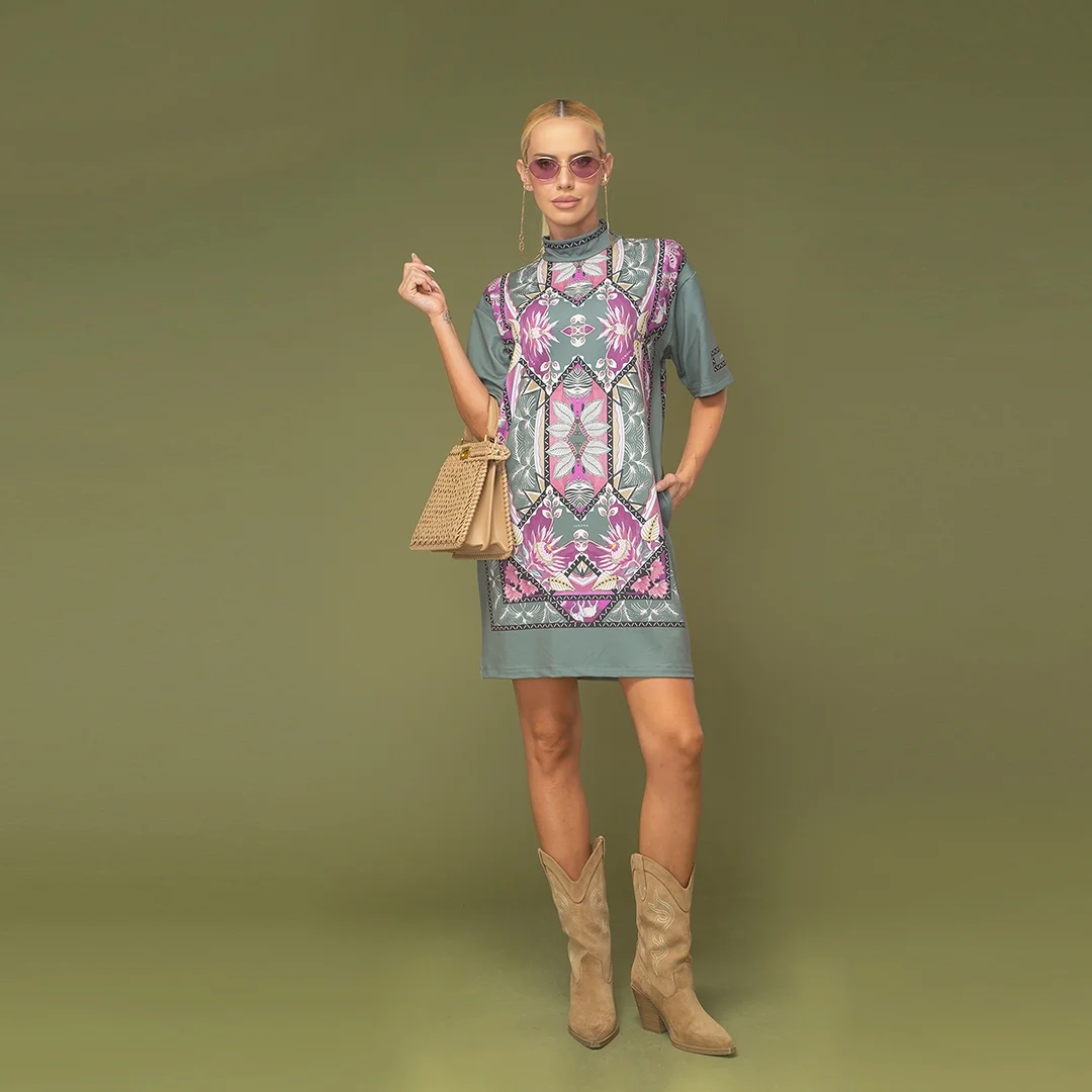 Рокля с принт и джобове