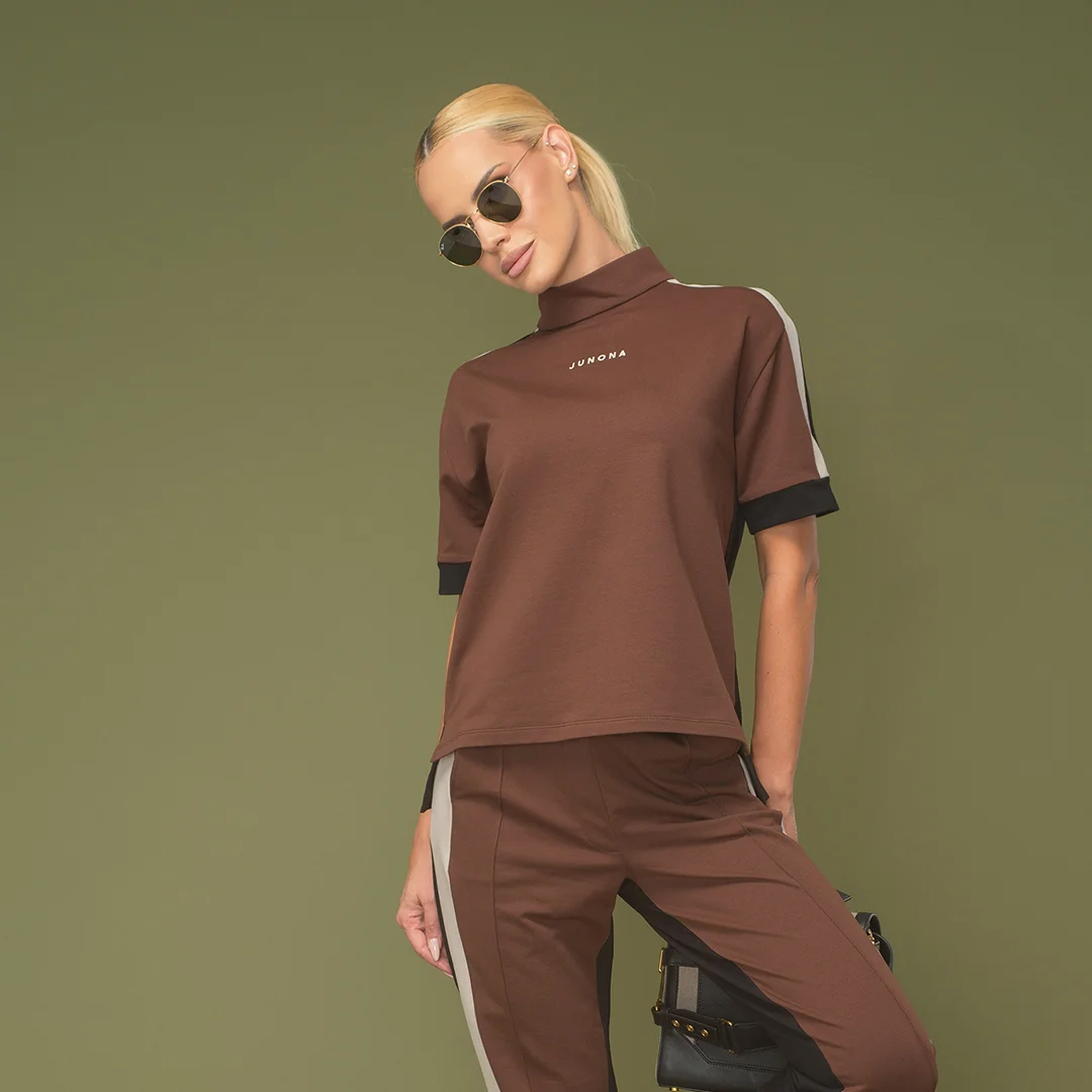 Оувърсайз тениска с кант и  цип на гърба