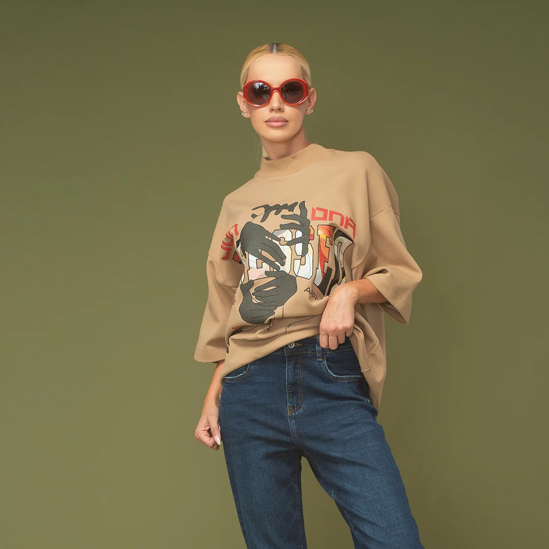 Оувърсайз тениска с цветен принт