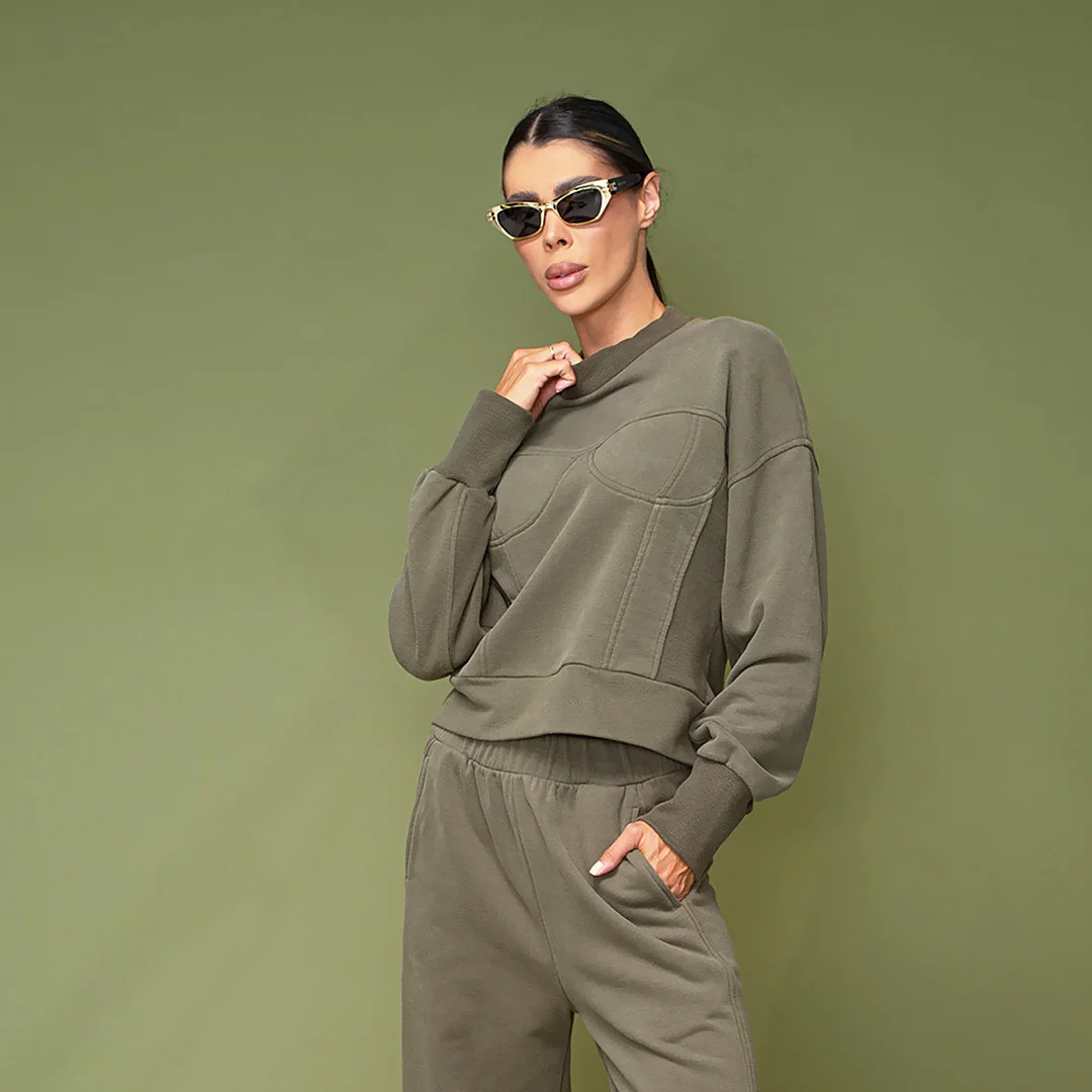 Суитшърт с оформящи шевове