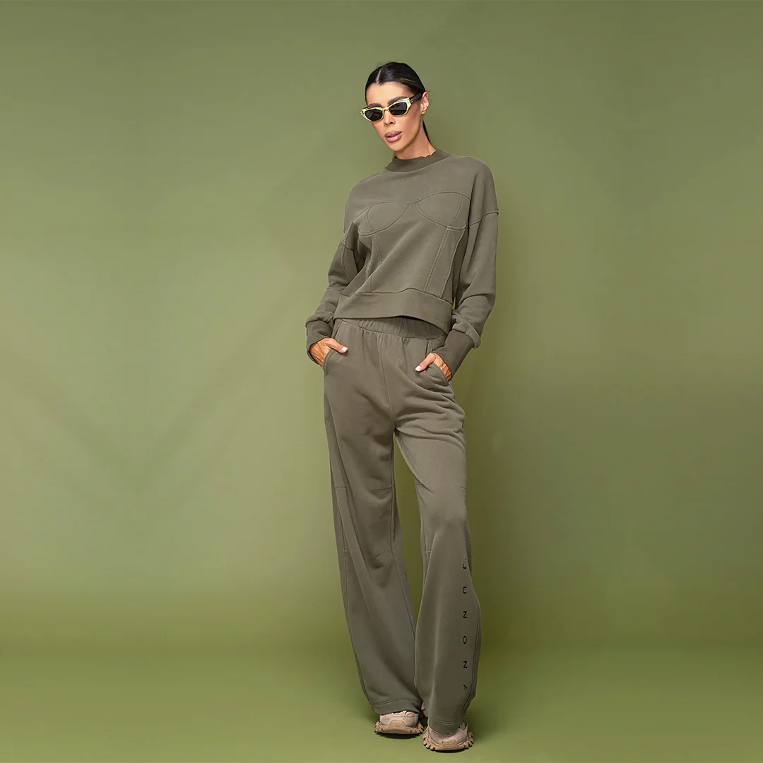 Спортен панталон със свободни крачоли