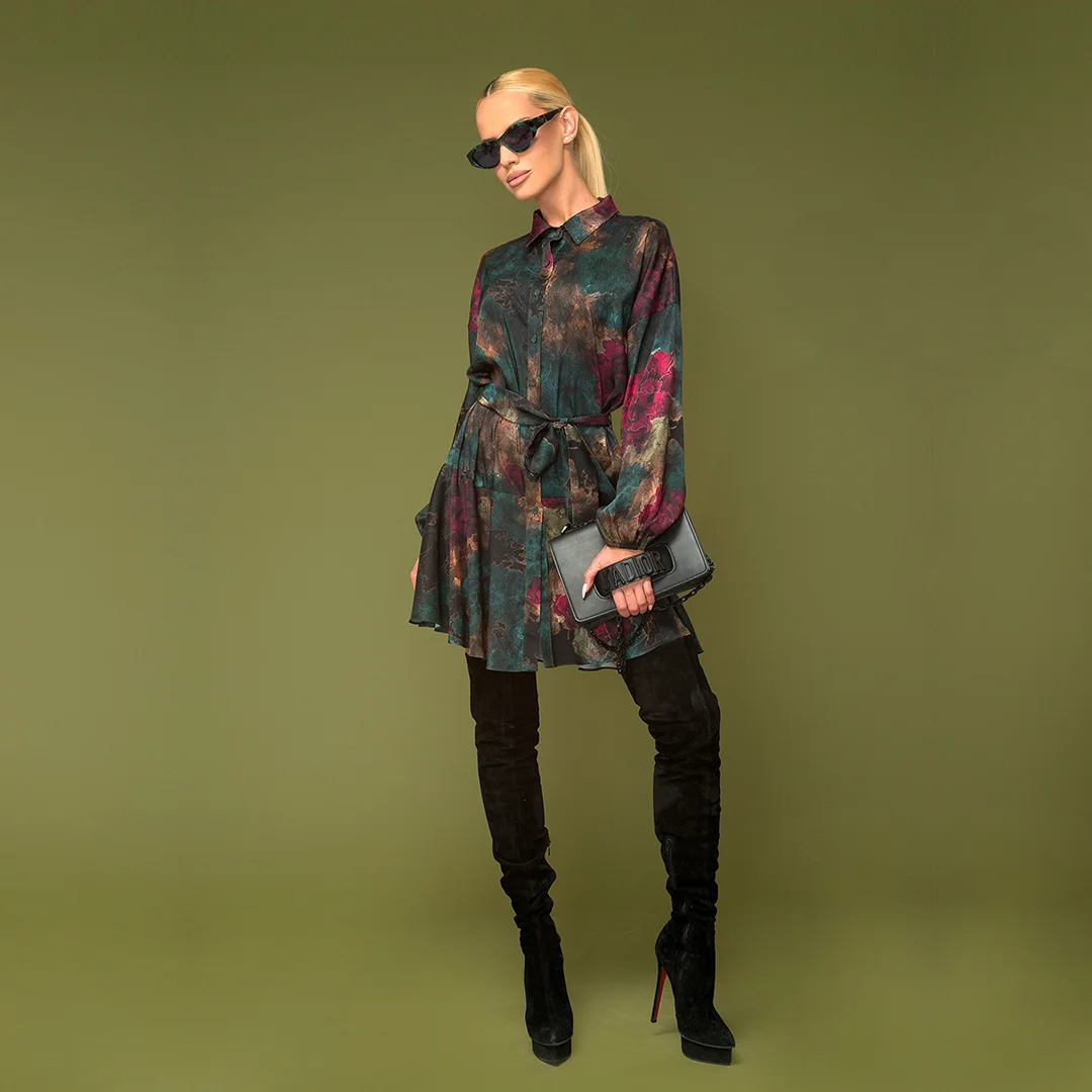 Рокля с волан и копчета