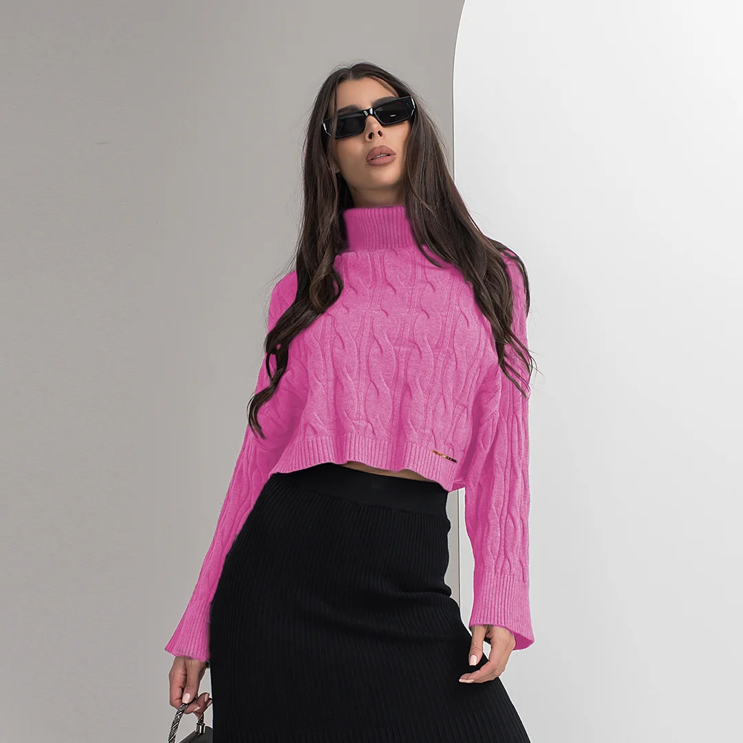 Къса поло блуза с релефна плетка