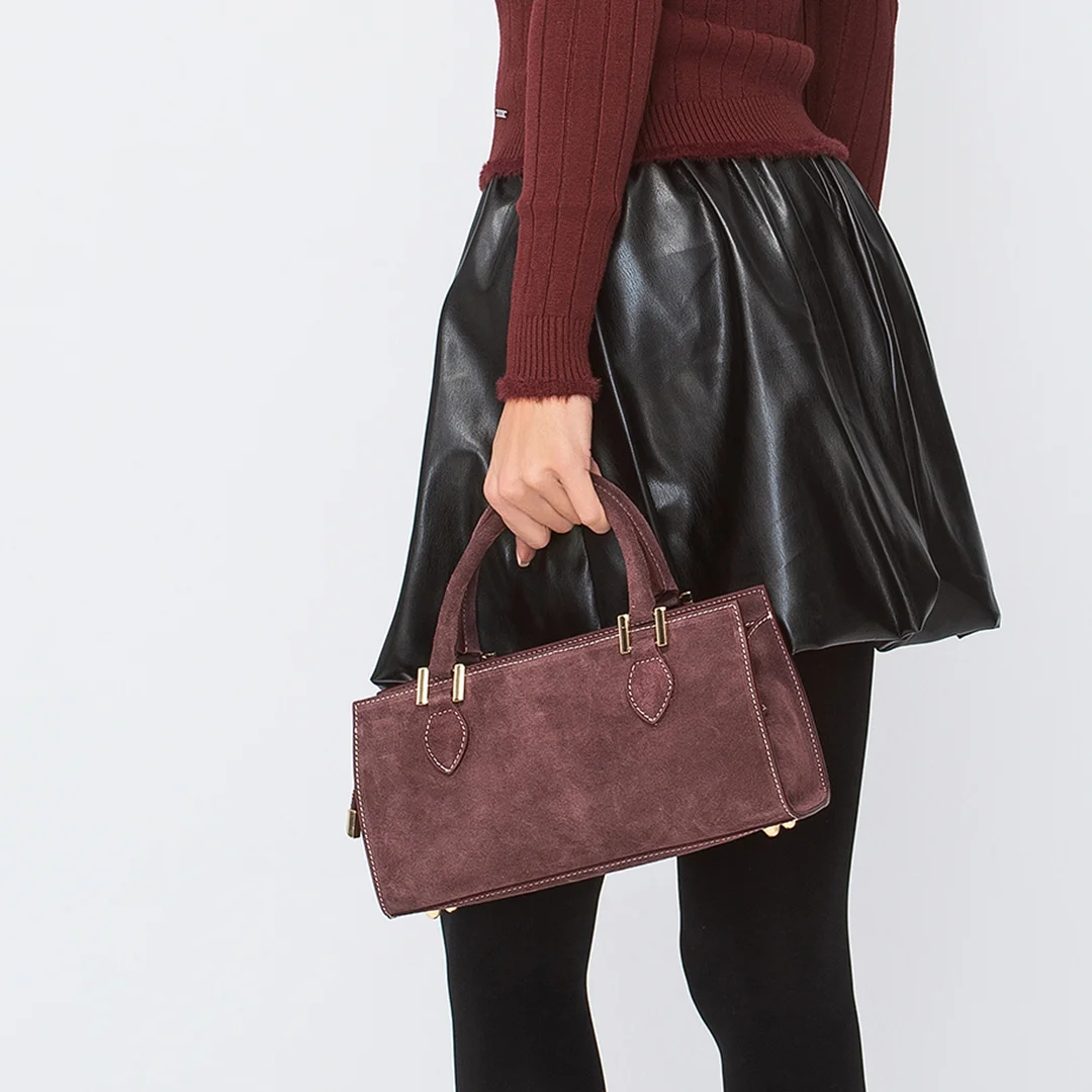 Дамска чанта от велур